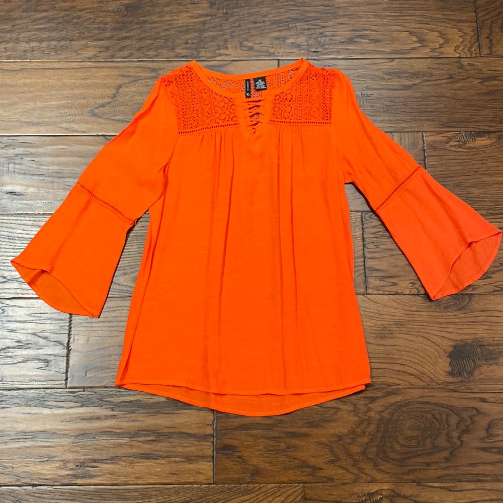 New Directions womens orange bell sleeve top, size medium